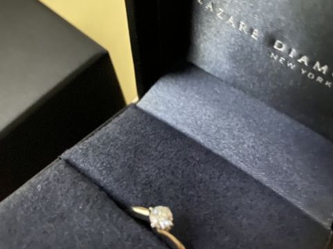 【ラザール ダイヤモンド(LAZARE DIAMOND)の口コミ】 指輪のデザインについてですが、凄く種類がたくさんあり、正直迷いました…