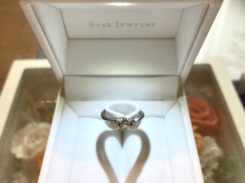 【STAR JEWELRY(スタージュエリー)の口コミ】 繊細さと可憐さがあるデザインがとても気に入りました。ウェーブタイプな…