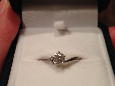 【festaria bijou SOPHIA(フェスタリア ビジュソフィア)の口コミ】 以前からCMで流れていた星のカットのダイヤモンドに憧れていて
実際に店舗…