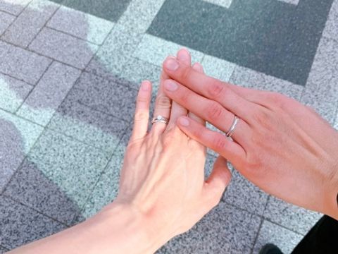 【ティファニー(Tiffany & Co.)の口コミ】 プラチナが前提で、2人とも痩せ型だったので、細いものが良かったです。た…