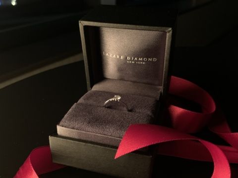 【ラザール ダイヤモンド(LAZARE DIAMOND)の口コミ】 ダイヤモンドカットの美しさが売りのブランドですが、デザインが華奢めで…