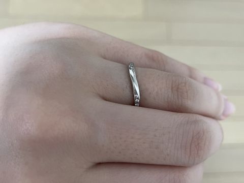 【アイプリモ(I-PRIMO)の口コミ】 婚約指輪もこちらのものをいただいていたため、重ね付けしたときに映える…
