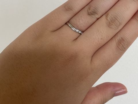 【1122 iifuufu bridal(いい夫婦ブライダル)の口コミ】 指が太く短いのでVラインのもので探していました。いい夫婦ブライダルの婚…
