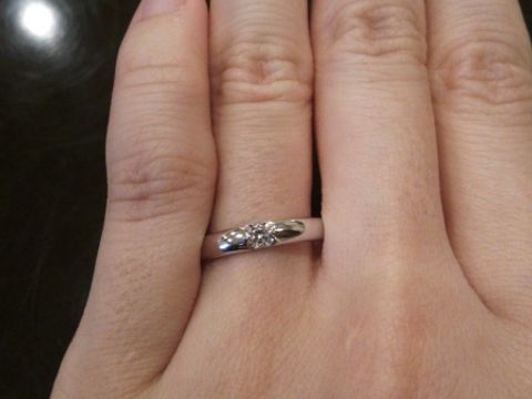 【et TOUJOURS(トゥージュール)の口コミ】 ダイヤモンドのまわりがクローバーに見えるようにカットされているのが、…