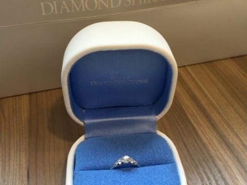 【銀座ダイヤモンドシライシの口コミ】 コンシェルジェの方が私の好みを聞いて選んできてくれた指輪でした。当時…