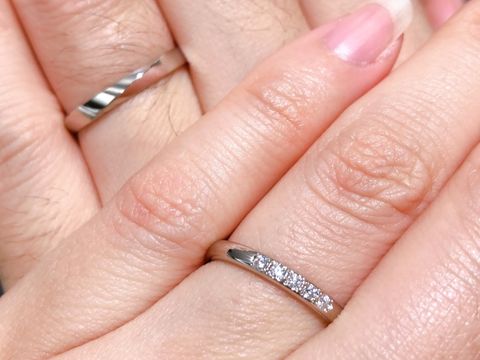 【ラザール ダイヤモンド(LAZARE DIAMOND)の口コミ】 彼からラザールダイヤモンドの婚約指輪を頂いたので、同じブランドで合わ…