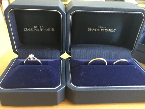 【銀座ダイヤモンドシライシの口コミ】 結婚指輪は、シンプルですがひねりのデザインが入っているところがお気に…