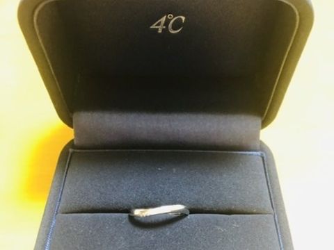 【4℃ BRIDAL(ヨンドシーブライダル)の口コミ】 指輪のデザインが、ハーフエタニティのデザインを探していました。あまり…