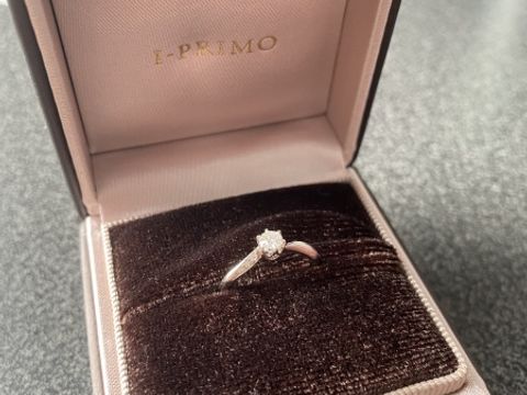 【アイプリモ(I-PRIMO)の口コミ】 プラチナタイプの形状がウェーブで、ウェーブになっているところにも装飾…