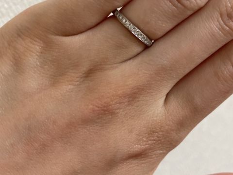 【エクセルコダイヤモンド(EXELCO DIAMOND)の口コミ】 元々シンプルな婚約指輪に合わせてエタニティの結婚指輪がいいなとおもっ…