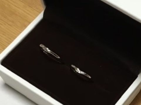 【アイプリモ(I-PRIMO)の口コミ】 事前にもらっていた、婚約指輪のキタルファを引き立たせてくれ、さらに結…