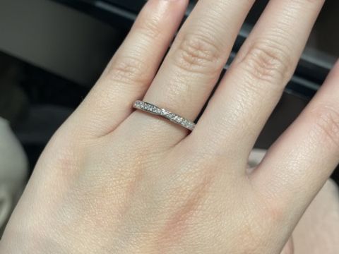 【銀座ダイヤモンドシライシの口コミ】 キュッと絞りがあってキュートなデザインでした。ダイヤモンドがキラキラ…