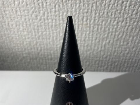 【エクセルコダイヤモンド(EXELCO DIAMOND)の口コミ】 プロポーズの際に彼からダイヤモンドをいただき、リングは一緒に作りに行…