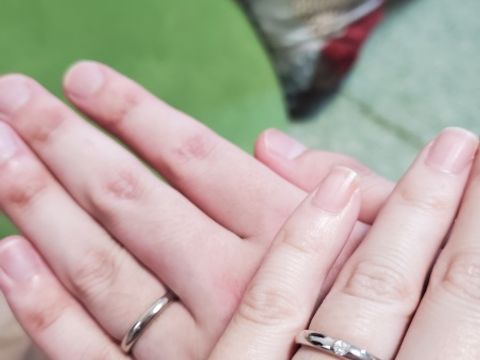 【4℃ BRIDAL(ヨンドシーブライダル)の口コミ】 毎日着けるものなので、シンプルかつ着け心地が良いものを探していました…