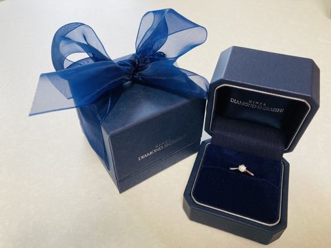 【銀座ダイヤモンドシライシの口コミ】 ダイヤモンドがキラキラと綺麗だったところと、華奢なデザインが気に入り…