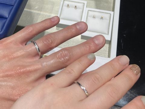 【銀座ダイヤモンドシライシの口コミ】 ここのブランドはダイヤモンドが大きいイメージがあったのですが、結婚指…