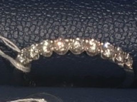 【銀座ダイヤモンドシライシの口コミ】 ハーフエタニティの婚約指輪を探していて、試着しに行きました。キラキラ…