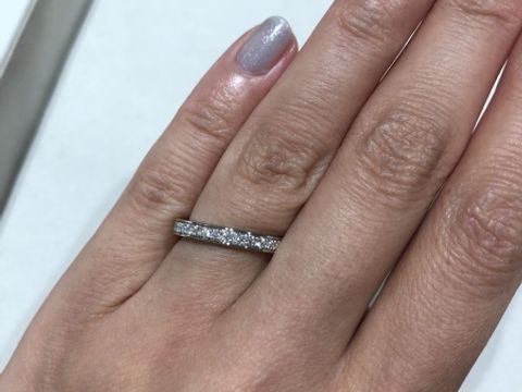 【ブシュロン(BOUCHERON)の口コミ】 プラチナのエタニティリングです。みた時にとてもキラキラしていて感動し…