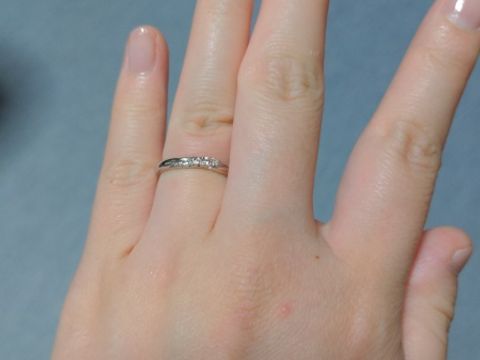 【銀座ダイヤモンドシライシの口コミ】 ダイアモンドシライシさんの指輪は、上質なダイヤが入っており、輝きが一…