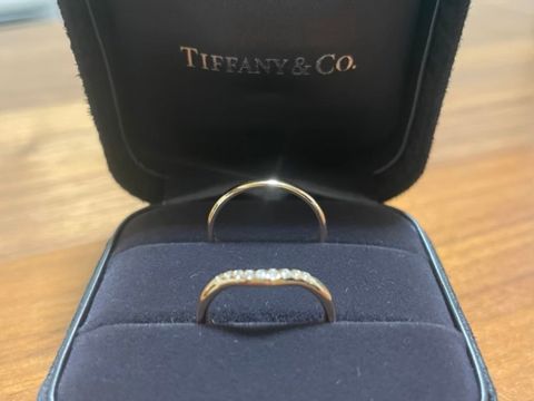 【ティファニー(Tiffany & Co.)の口コミ】 他店舗をたくさん回った後で最後に試着に行きました。シンプル過ぎるかも…