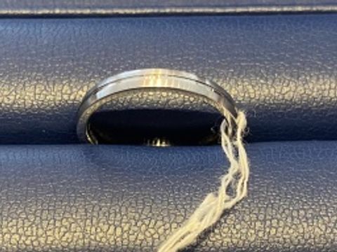 【銀座ダイヤモンドシライシの口コミ】 他社と比べてやはりダイヤモンドの輝きが綺麗でした。安かろう悪かろうじ…