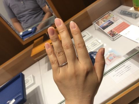 【エクセルコダイヤモンド(EXELCO DIAMOND)の口コミ】 大きく光るダイヤモンドが特徴です。
流石王室御用達のブランドで輝きがか…