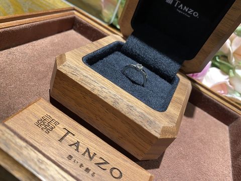 【TANZO.(鍛造指輪)の口コミ】 1からフルオーダーで注文できるところです。また、パラジウムの金属アレル…