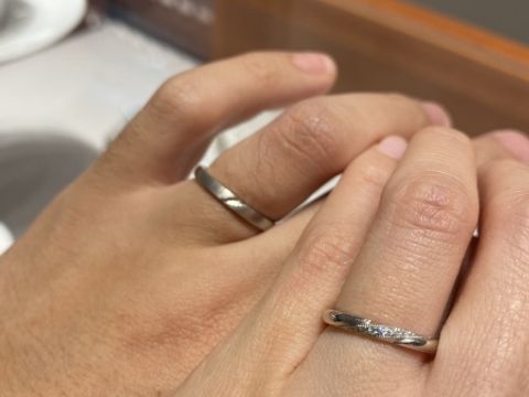 【エクセルコダイヤモンド(EXELCO DIAMOND)の口コミ】 ストレートで中心にダイヤモンドのある指輪が好みで何店舗か見てまわりま…