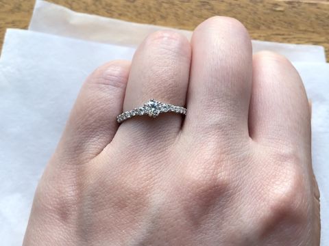 【銀座ダイヤモンドシライシの口コミ】 アフターサービス等が充実していて、指輪購入後も安心できる事が大きなポ…