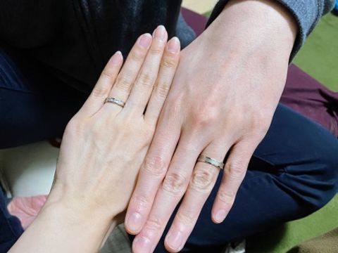 【ROYAL ASSCHER(ロイヤル・アッシャー)の口コミ】 真ん中が艶消しされていてマット感があり、普段使いしやすいおしゃれなデ…