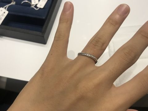 【4℃ BRIDAL(ヨンドシーブライダル)の口コミ】 どこからみてもダイヤモンドが見えるので、気分があがります。またキラキ…