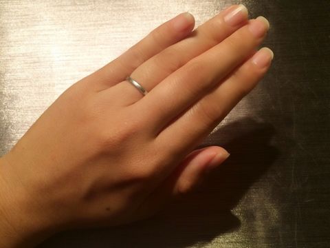 【ヴァン クリーフ＆アーペル(Van Cleef & Arpels)の口コミ】 婚約指輪と同じブランドで探しました。飽きずにつけられるシンプルなもの…
