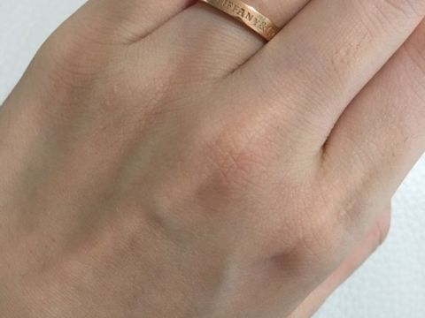 【ティファニー(Tiffany & Co.)の口コミ】 シンプルすぎる結婚指輪には抵抗があったのでファッションリングとしても…