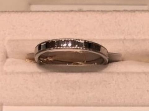 【PROPONERE(プロポネール)の口コミ】 1つの星の周りを巡り続ける衛星をイメージしているデザインの結婚指輪です…