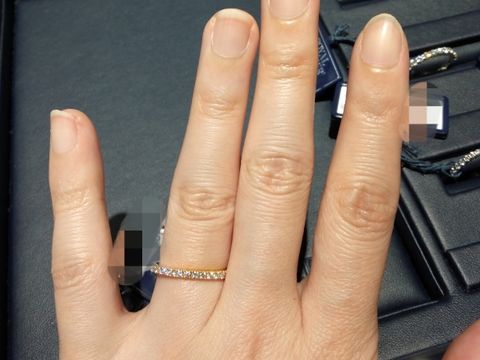 【ROYAL ASSCHER(ロイヤル・アッシャー)の口コミ】 ROYAL　ASSCHERの結婚指輪は、内面と側面を熟練の技で磨き上げることによ…