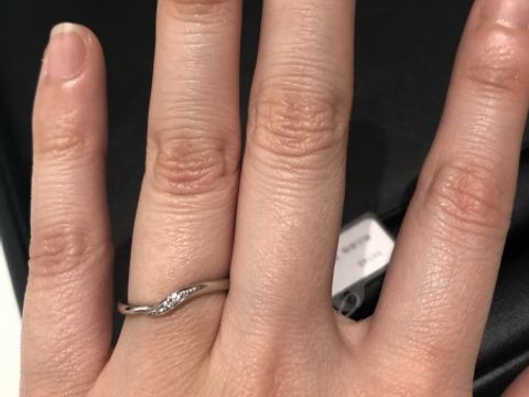 【CAFERING(カフェリング)の口コミ】 ピンクダイヤモンドを使っていて貴重性が高く特別感がありました。写真の…