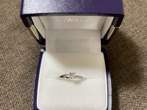 【俄(にわか)の口コミ】 デザインがとっても素敵でした。リングの部分が細く華奢なデザインもとて…