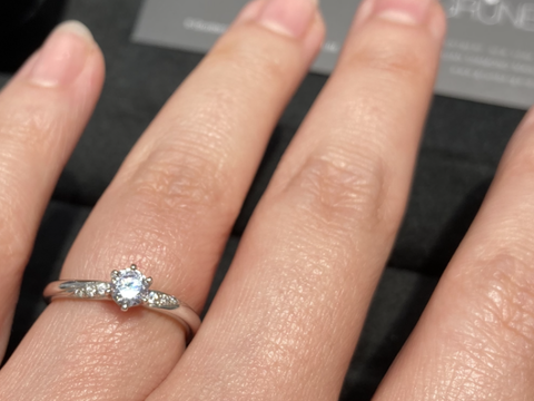 【GALA JEWELRY(ガラジュエリー)の口コミ】 品質の厳選されたダイヤモンドのみを取り扱いされていて、店員さんからダ…