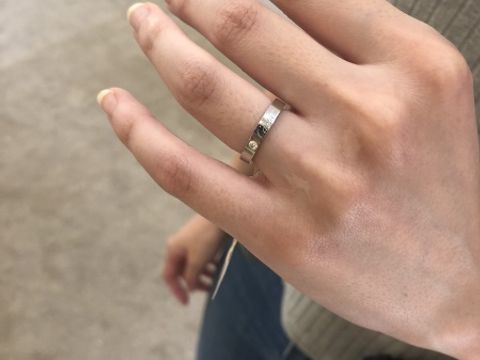 【カルティエ(Cartier)の口コミ】 一生身につけるものなので、誰もが知っているブランドがいいなと思って来…