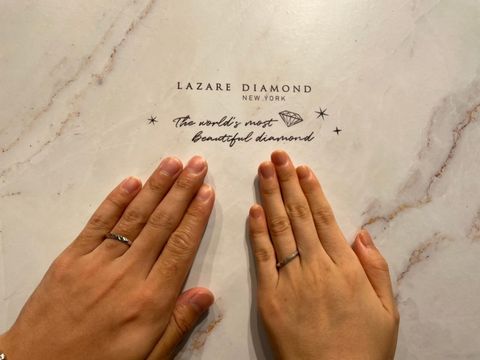 【ラザール ダイヤモンド(LAZARE DIAMOND)の口コミ】 ストレートの形でシンプルなものを探していて、たくさんのブランドをみま…