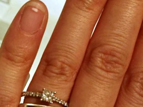 【ティファニー(Tiffany & Co.)の口コミ】 スクエアダイヤのスタイリッシュさが際立つ指輪のデザインがとても素敵で…