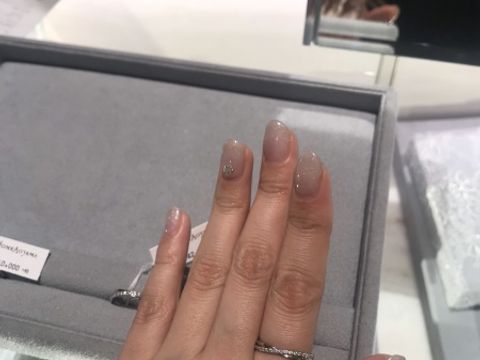 【ヴァンドーム青山(VENDOME AOYAMA)の口コミ】 ダイヤモンドが前面に配置されて、クロスされた繊細なデザイン。指を長く…