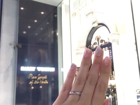 【ハリー・ウィンストン(Harry Winston)の口コミ】 クロスされたオシャレで繊細なデザインにとても満足しています。
ハーフエ…