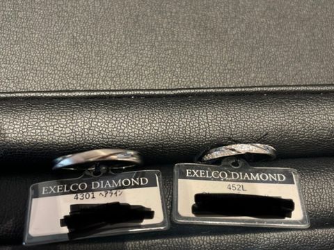 【エクセルコダイヤモンド(EXELCO DIAMOND)の口コミ】 ウェーブ系の中でも様々なデザインがあり、女性用と男性用のデザインを別…