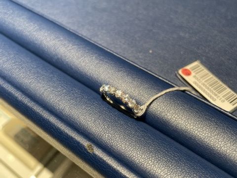 【銀座ダイヤモンドシライシの口コミ】 婚約指輪は一粒ではなく、普段使いできるハーフエタニティリングを考えて…