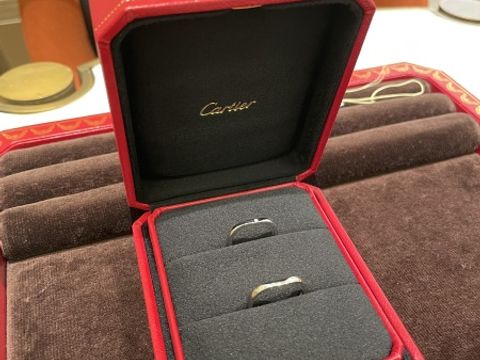 【カルティエ(Cartier)の口コミ】 憧れのブランドで購入したくて、外資系のブランドを検討していました。
シ…