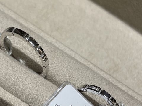 【TASAKI(タサキ)の口コミ】 デザインがユニークなタサキのリング
投稿した写真は斜めから撮っています…