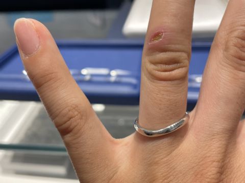 【銀座ダイヤモンドシライシの口コミ】 色んなカタログや店頭の指輪を見てる中で、つや消し加工が気になっていた…