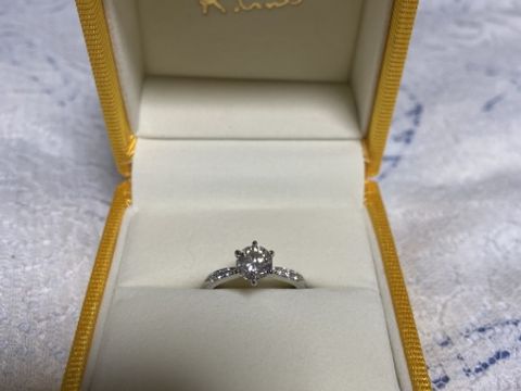 【ケイウノ ブライダル(K.UNO BRIDAL)の口コミ】 既製品でなく、オーダーで作っていただきました。
爪もそこまで引っ掛かり…