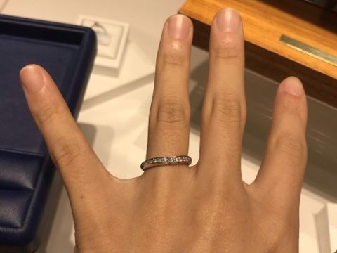 【銀座ダイヤモンドシライシの口コミ】 間違いなく、一目惚れです！！何個も指輪を見に行きましたが、4店舗で素敵…